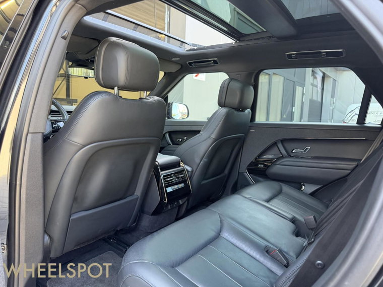 Vehicle Image 25