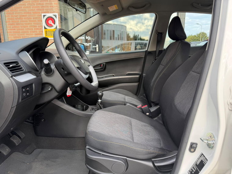 Vehicle Image 17