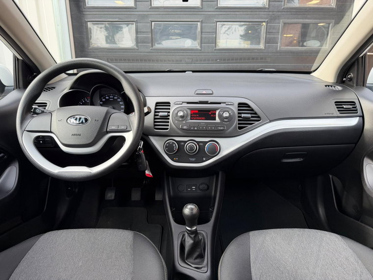 Vehicle Image 25