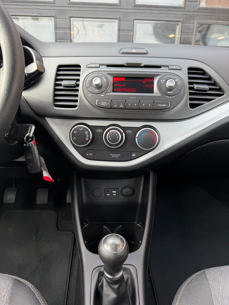 Vehicle Image 28