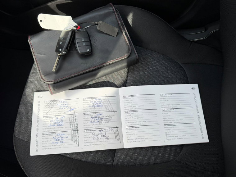 Vehicle Image 35