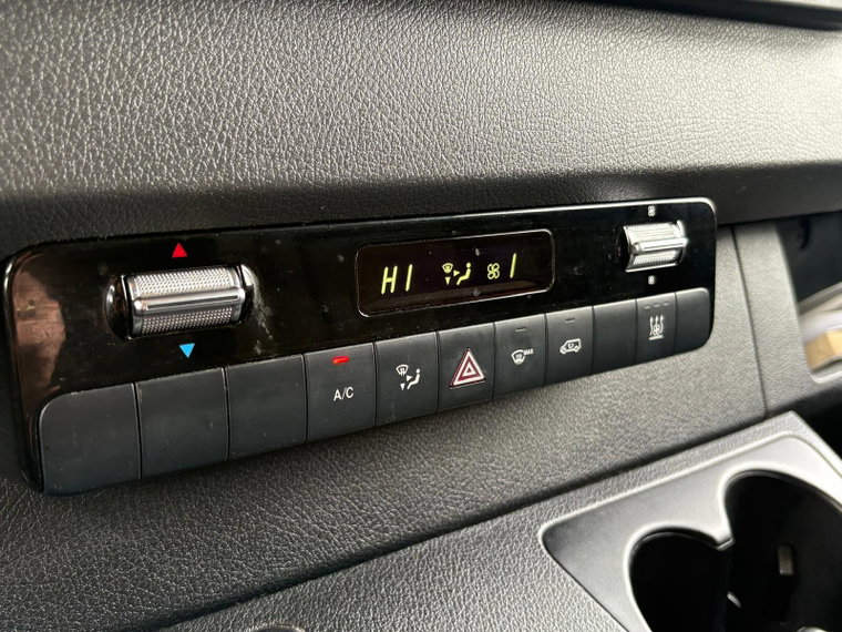 Vehicle Image 28