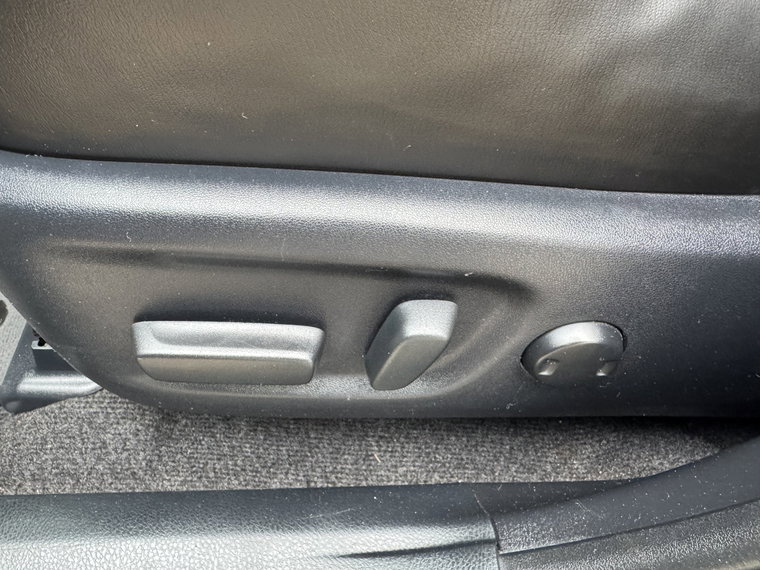 Vehicle Image 24