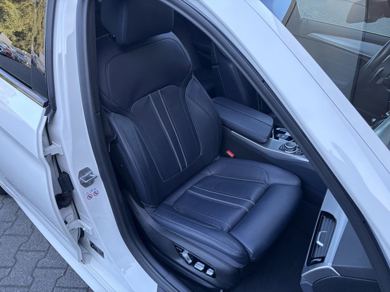 Vehicle Image 60
