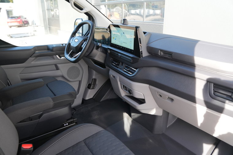 Vehicle Image 18