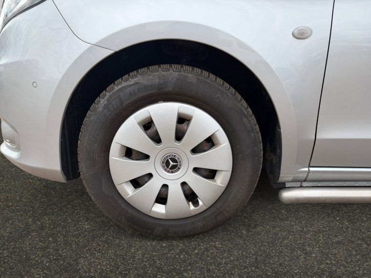 Vehicle Image 17