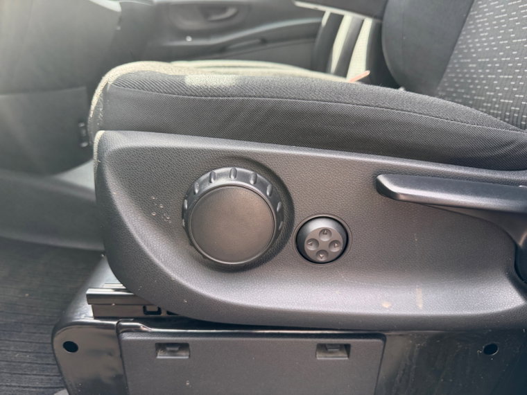 Vehicle Image 33