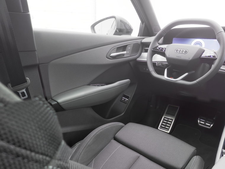 Vehicle Image 30