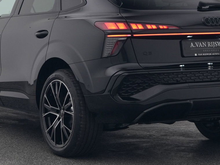 Vehicle Image 52