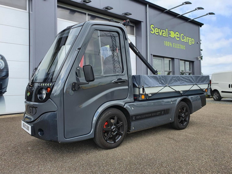 Vehicle Image 12