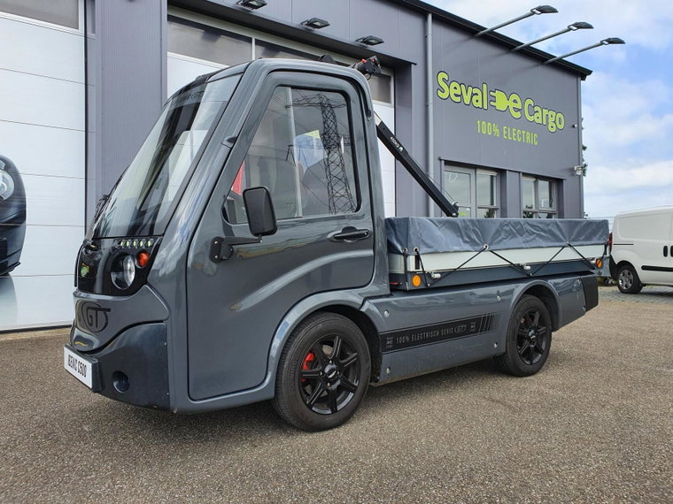 Vehicle Image 13