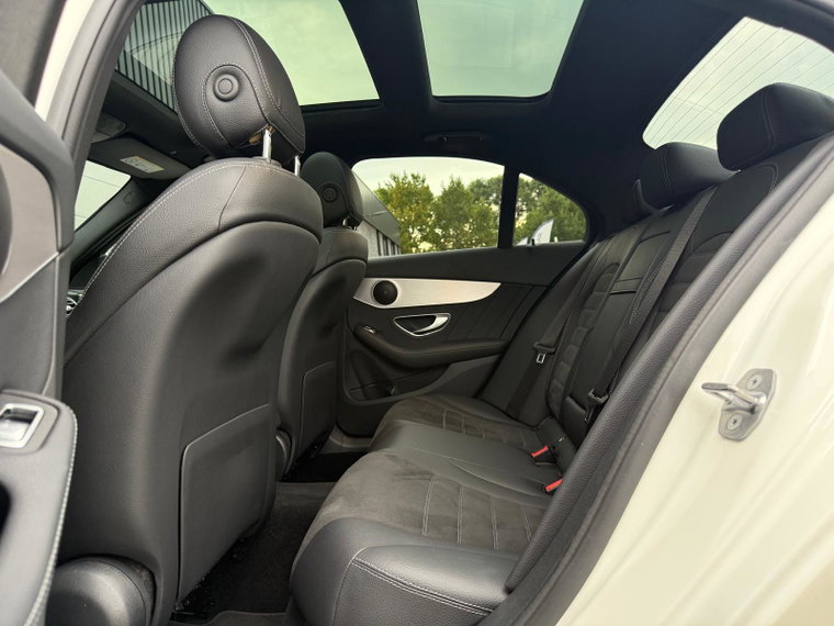 Vehicle Image 38