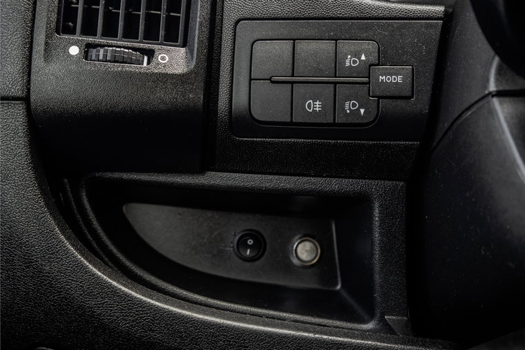 Vehicle Image 18