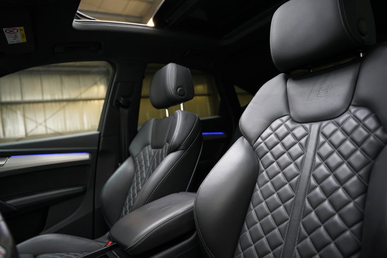 Vehicle Image 13