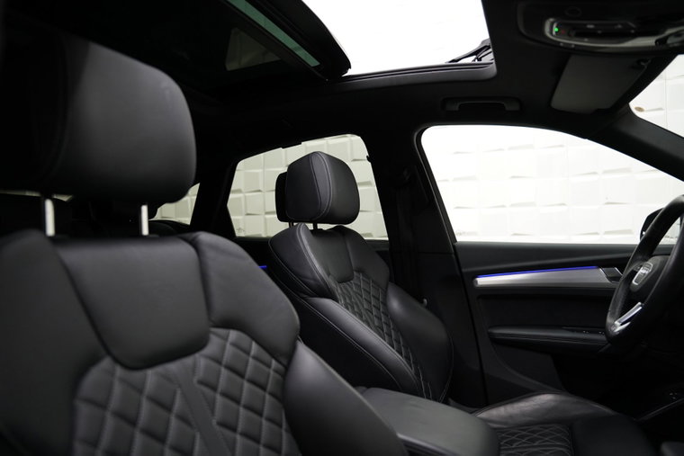 Vehicle Image 32