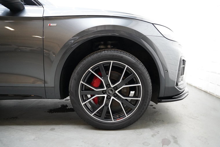 Vehicle Image 10