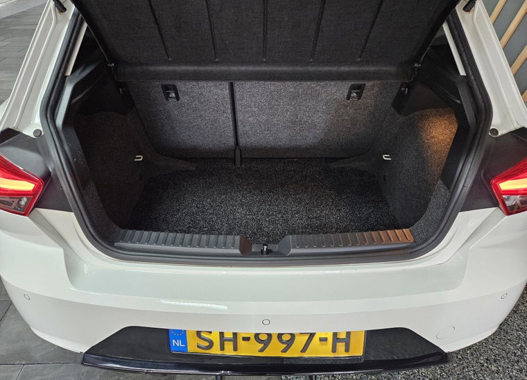 Vehicle Image 31