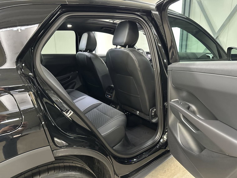 Vehicle Image 33