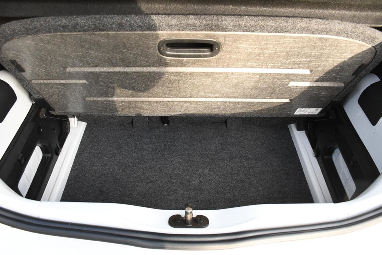 Vehicle Image 35