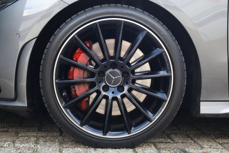 Vehicle Image 38