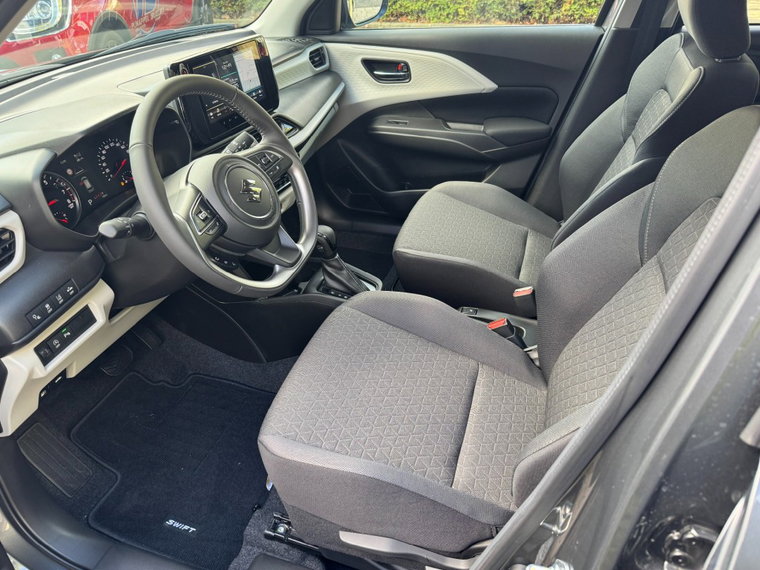 Vehicle Image 17