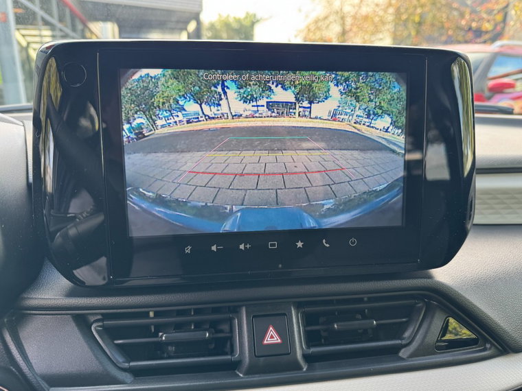 Vehicle Image 24