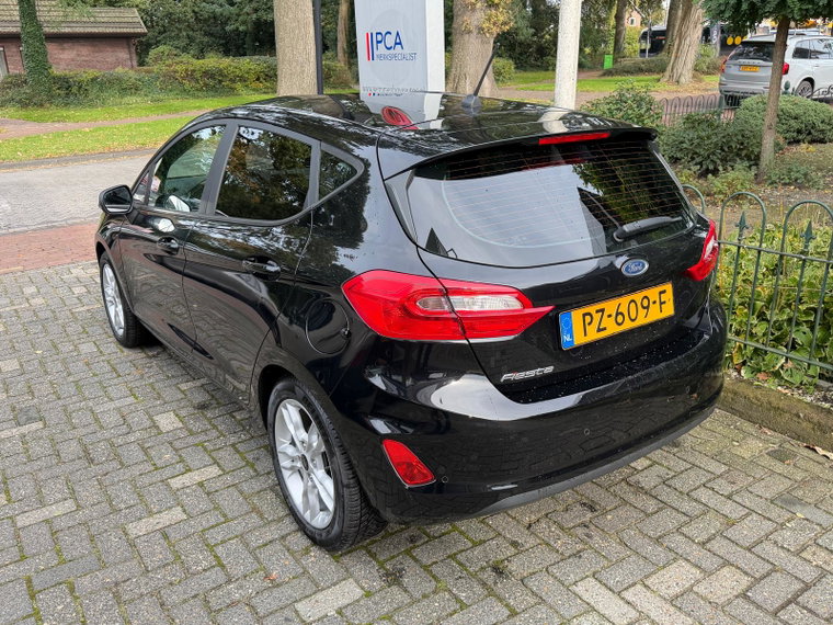 Vehicle Image 32