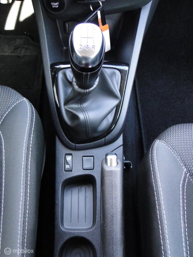 Vehicle Image 24