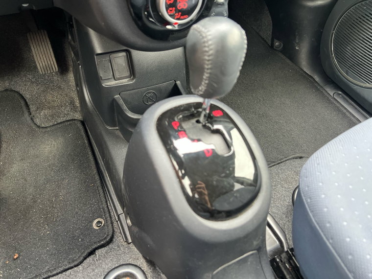 Vehicle Image 26