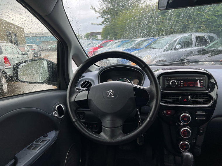 Vehicle Image 29