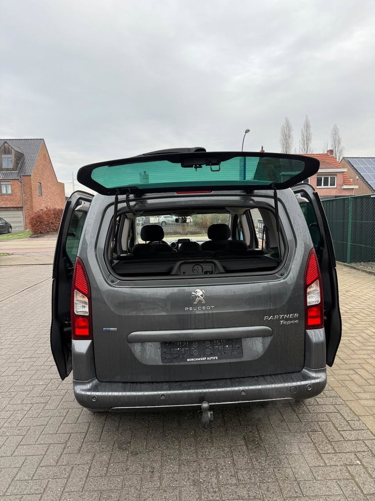 Vehicle Image 27