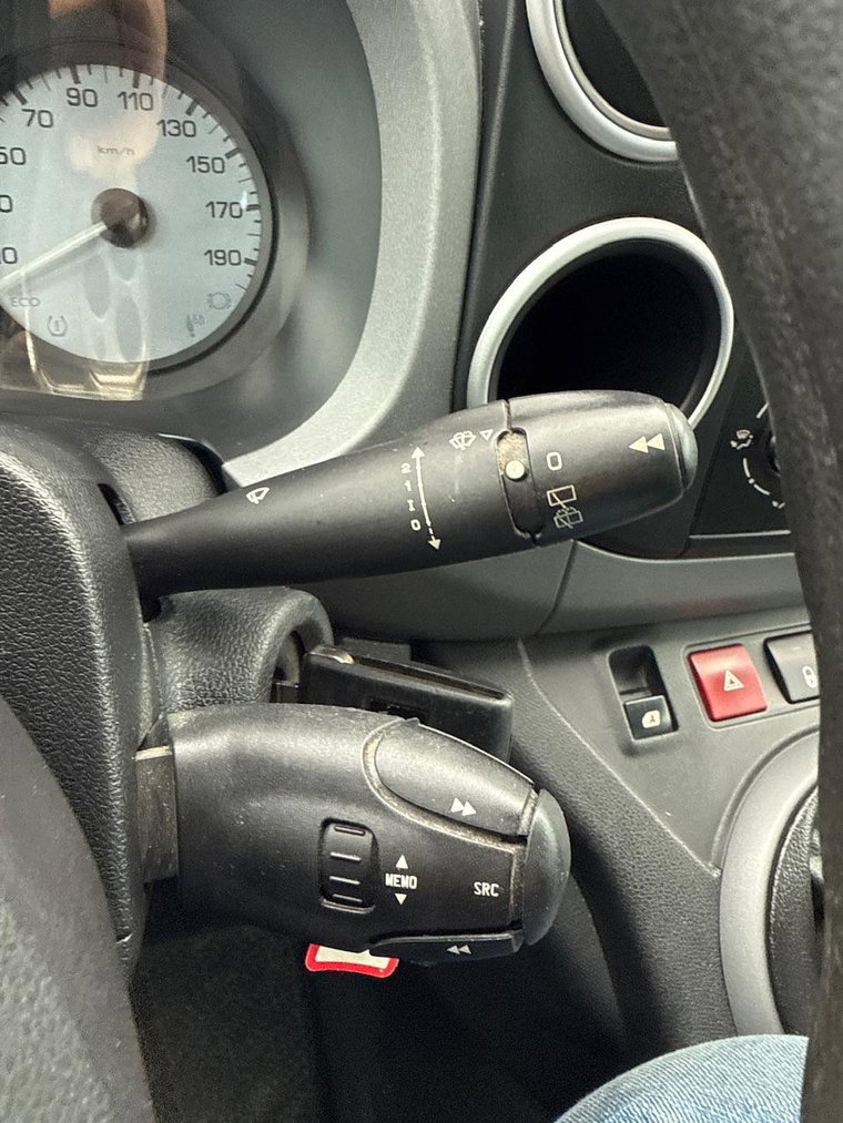 Vehicle Image 38