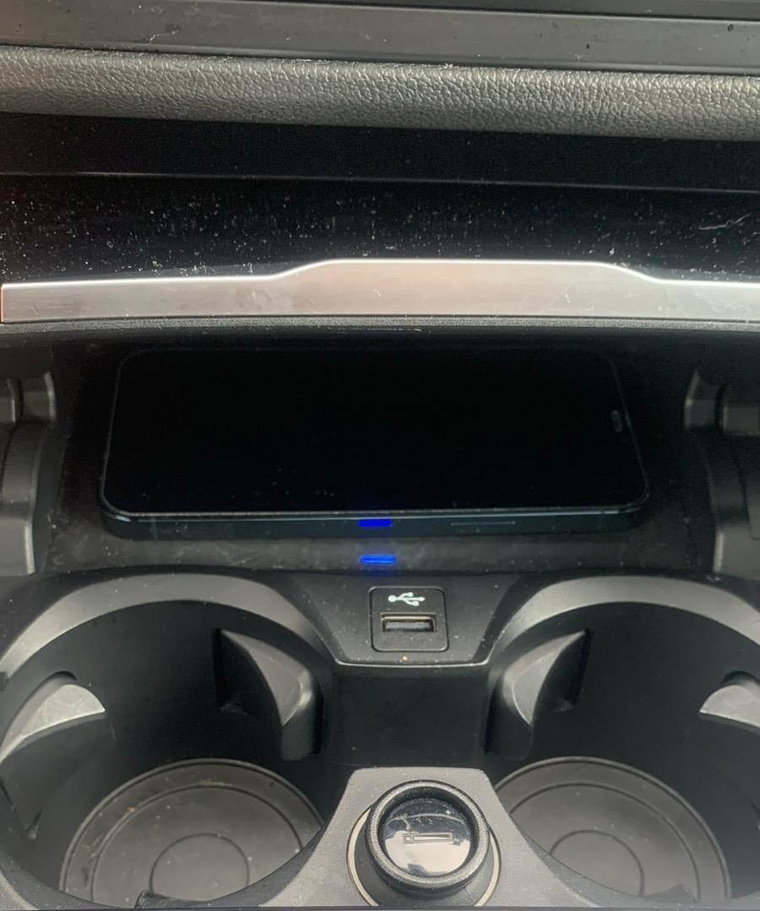Vehicle Image 25