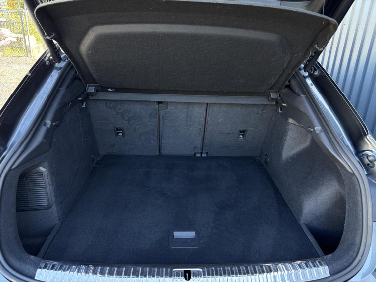 Vehicle Image 33
