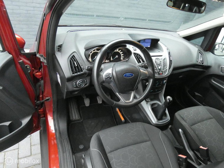 Vehicle Image 14