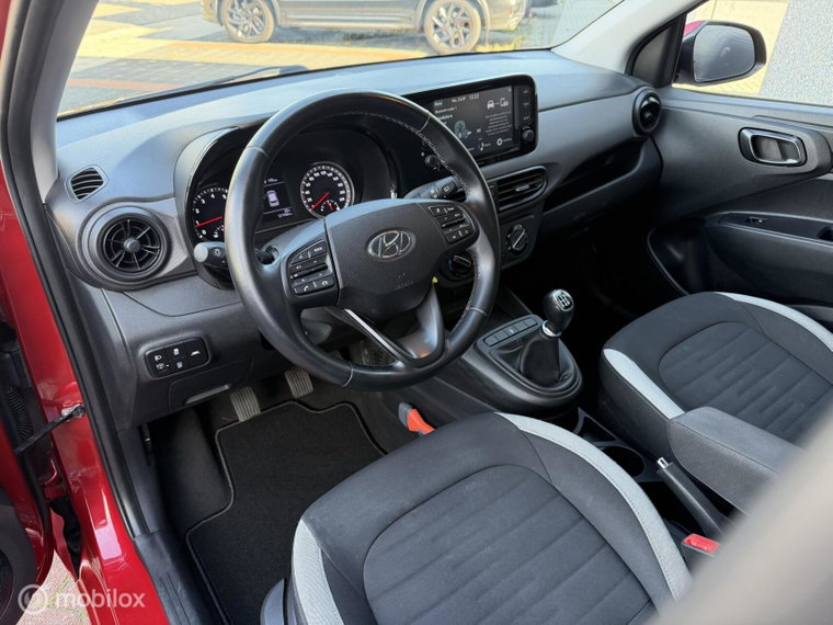 Vehicle Image 10