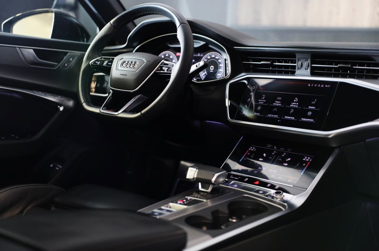 Vehicle Image 6
