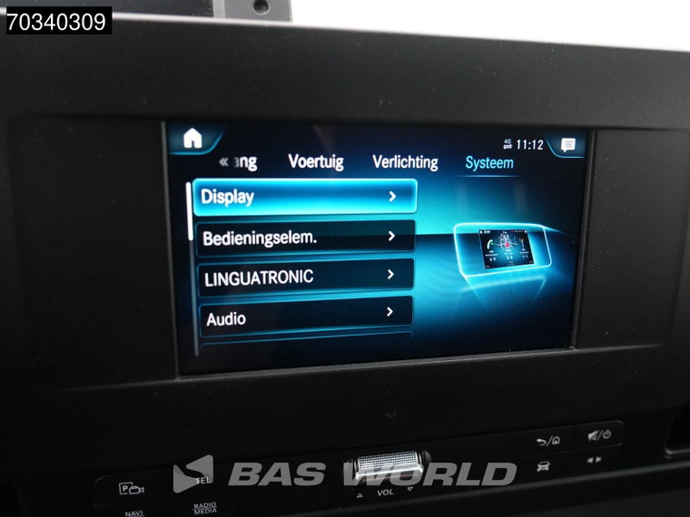 Vehicle Image 32