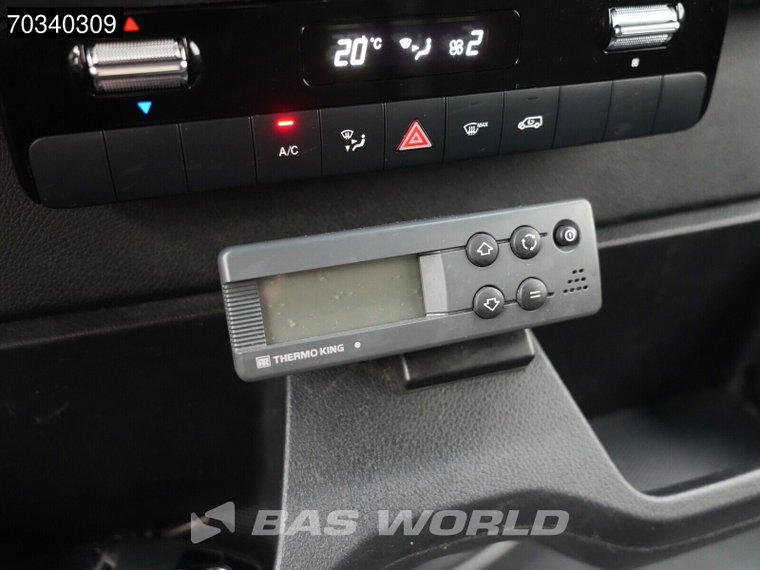 Vehicle Image 43