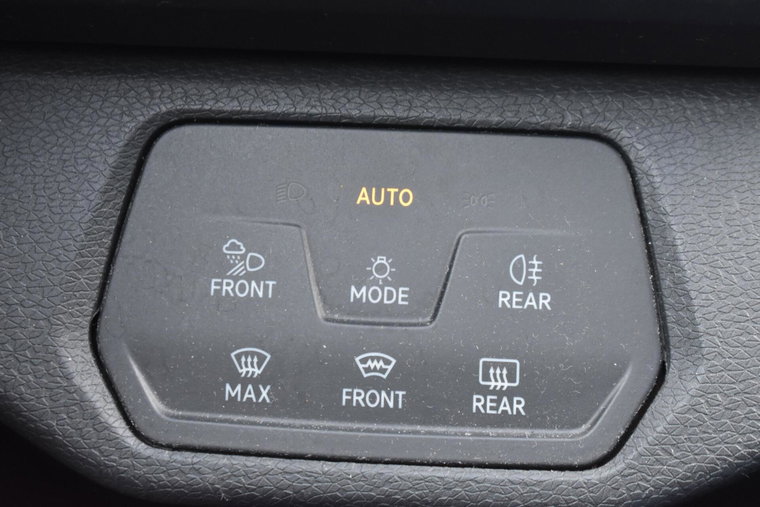Vehicle Image 24