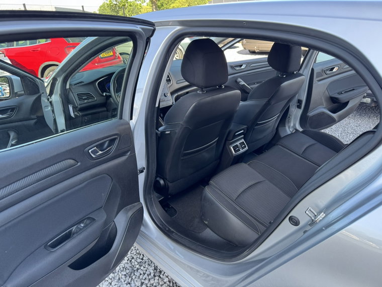 Vehicle Image 17