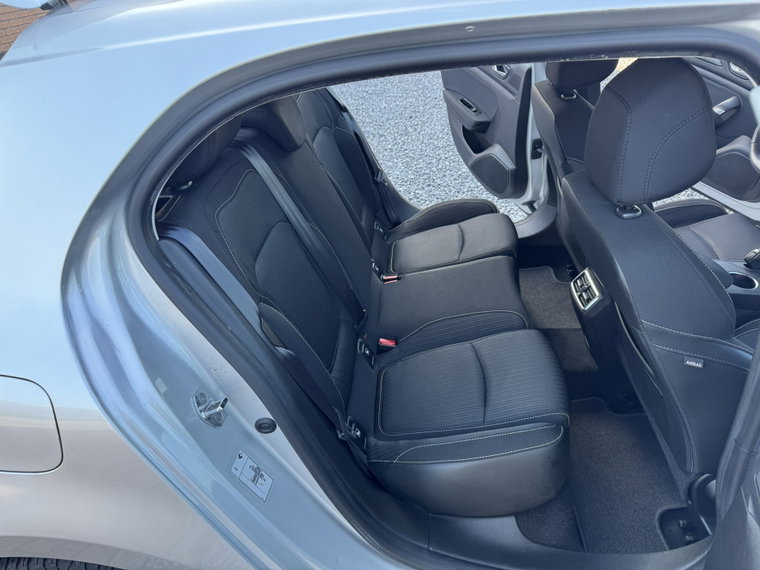 Vehicle Image 23