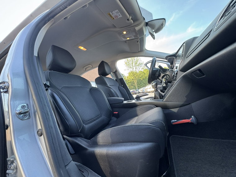 Vehicle Image 26