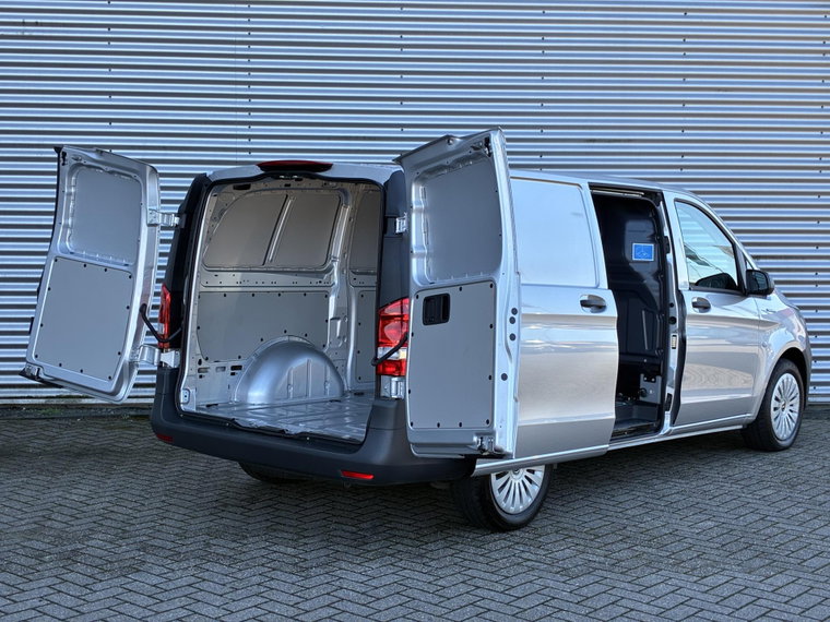 Vehicle Image 27