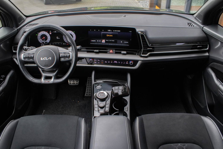 Vehicle Image 23