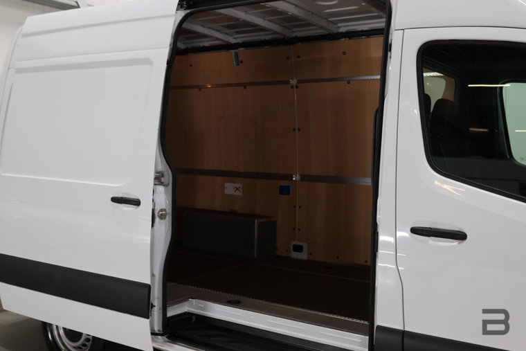 Vehicle Image 39