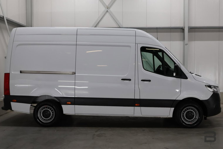 Vehicle Image 43