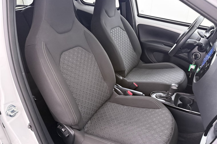 Vehicle Image 14