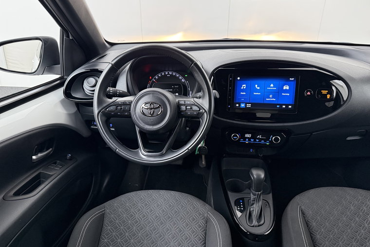 Vehicle Image 8
