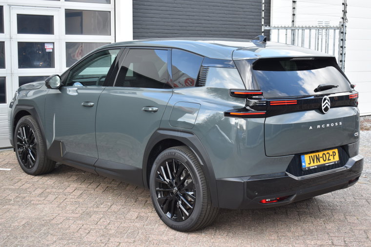 Vehicle Image 23